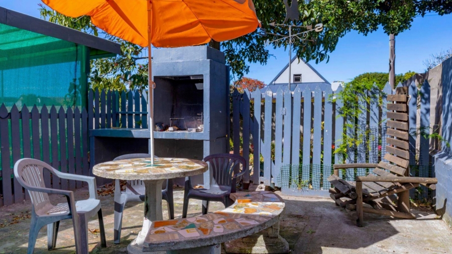 4 Bedroom Property for Sale in Die Eiland Western Cape